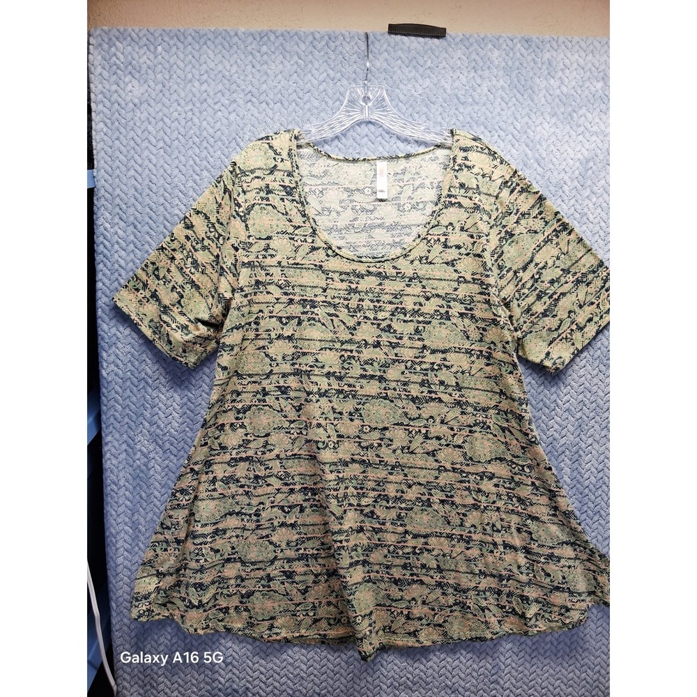 LuLaRoe Perfect T Top 2XL Green Navy Geometric Paisley Short Sleeve Tunic Tee
